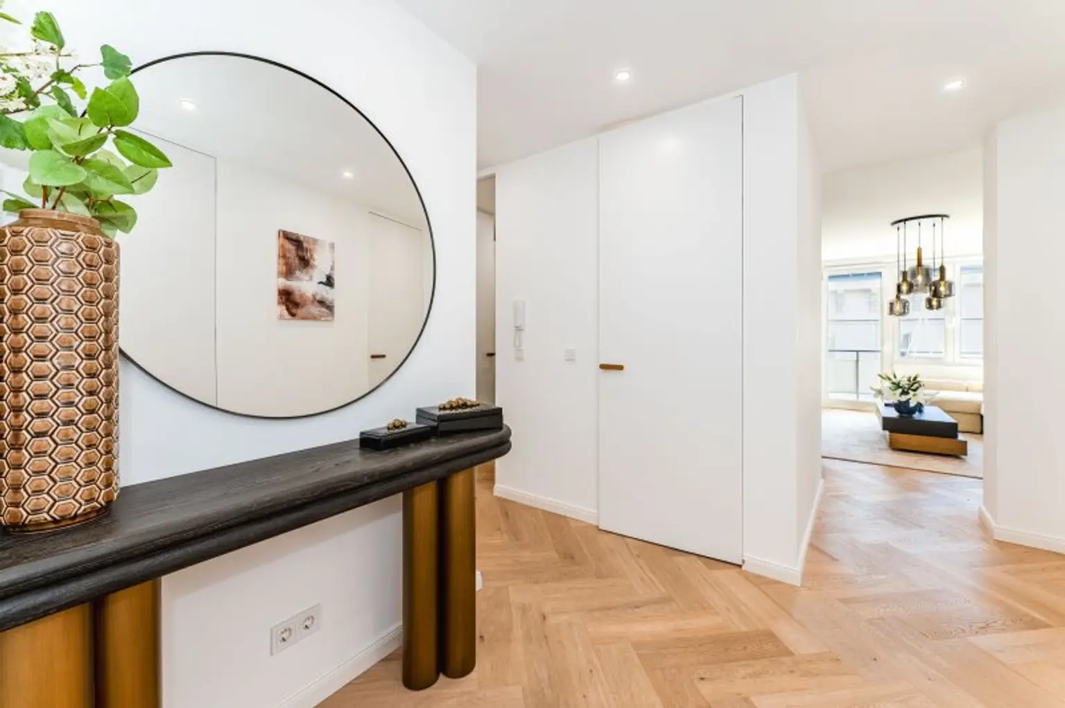 Außergewöhnliche 3-Zimmer-Residenz in zentraler Toplage mit Freifläche