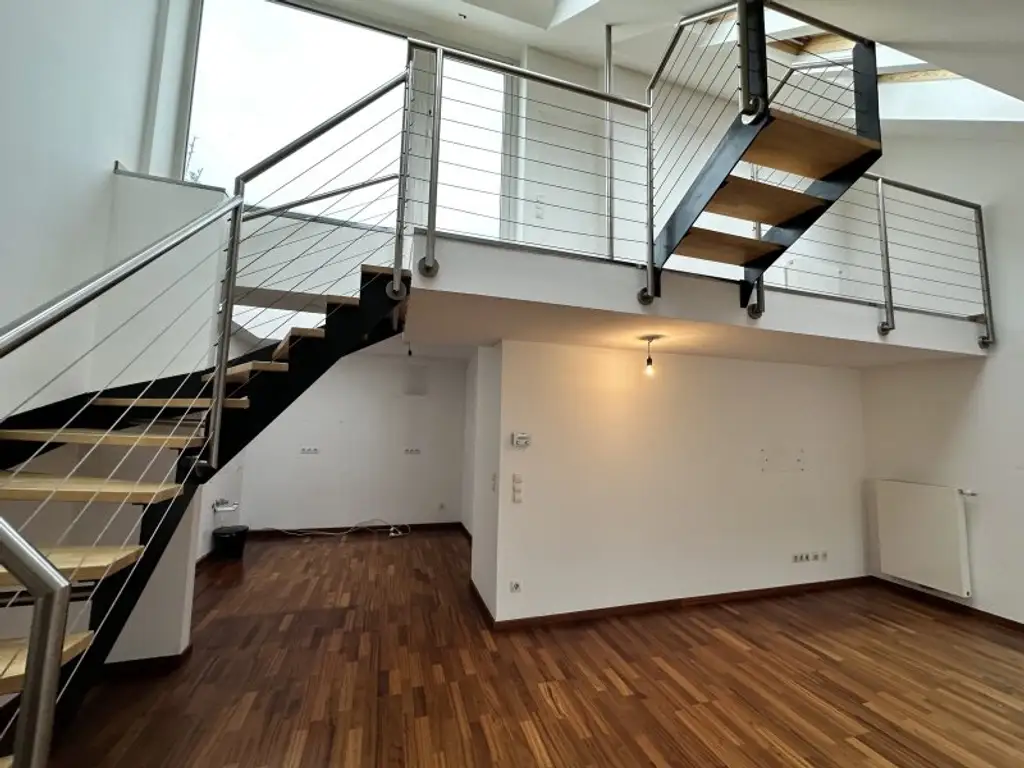 Maisonette mit 3 Zimmer + Galerie und Dachterrasse in 1070 Wien