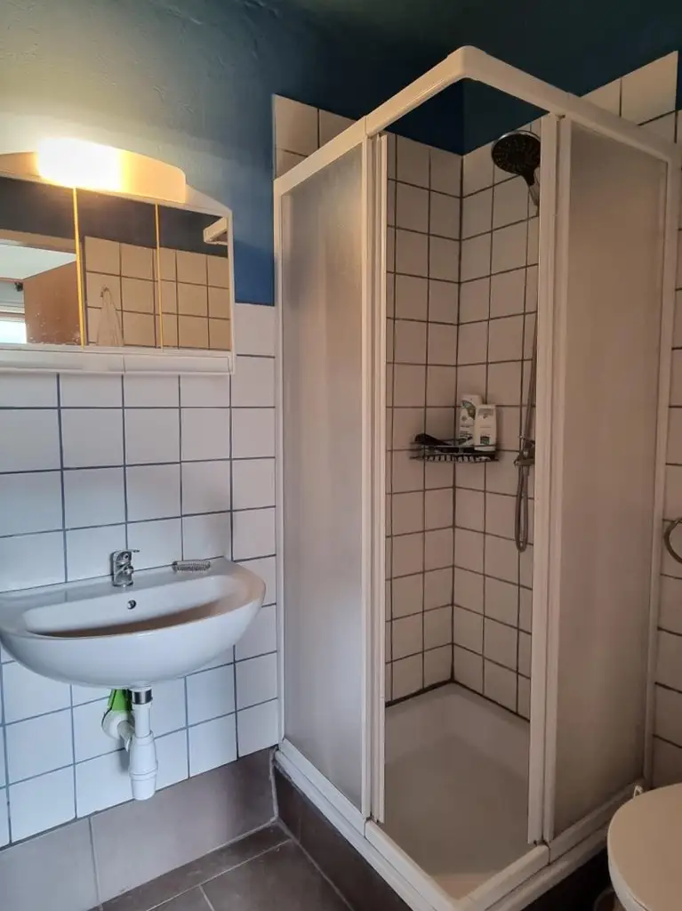 GERÄUMIGES EIN / ZWEIFAMILIENHAUS IN SONNIGER LAGE