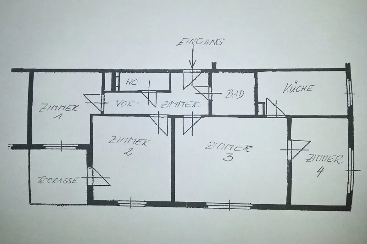 3er WG geeignet! 4-Zimmer Mietwohnung mit 5 m2 Terrasse! Inkl. Heizung und Warmwasser!