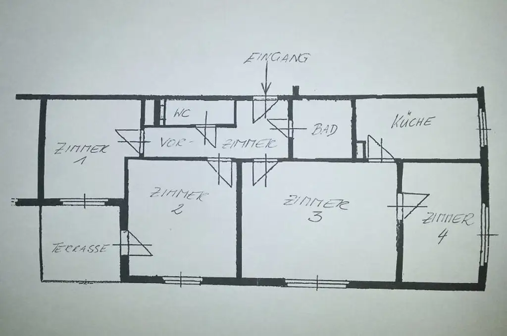 3er WG geeignet! 4-Zimmer Mietwohnung mit 5 m2 Terrasse! Inkl. Heizung und Warmwasser!