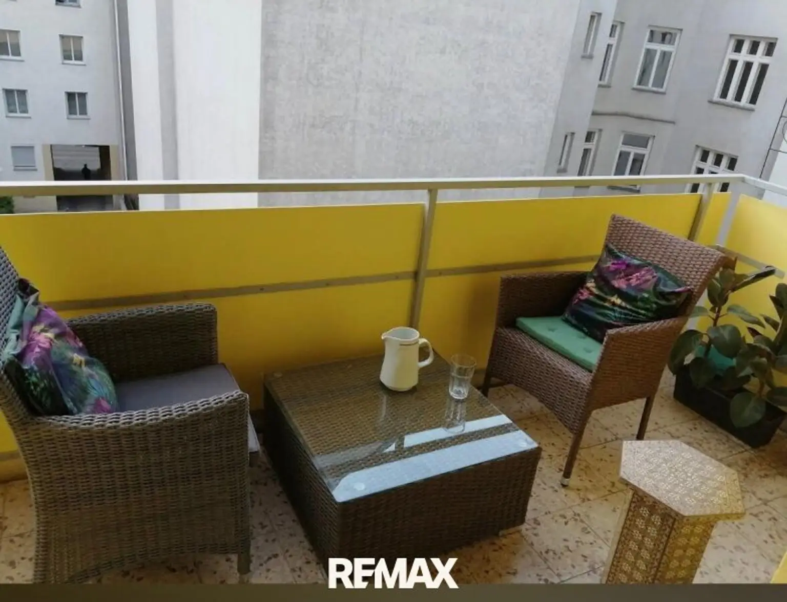 Balkon mit Sitzgarnitur