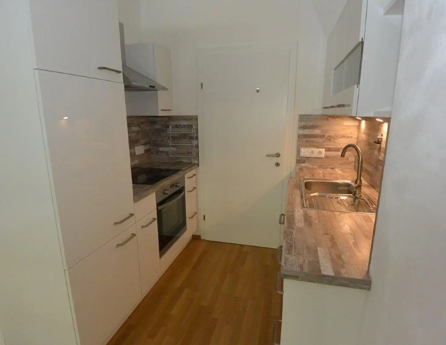 2 Zimmerwohnung inkl. großen Balkon mit Ausblick in die Weingärten von Gumpoldskirchen!
