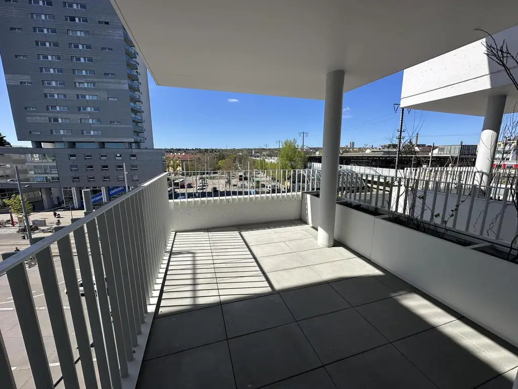 ZU HAUSE DIREKT AN DER U3