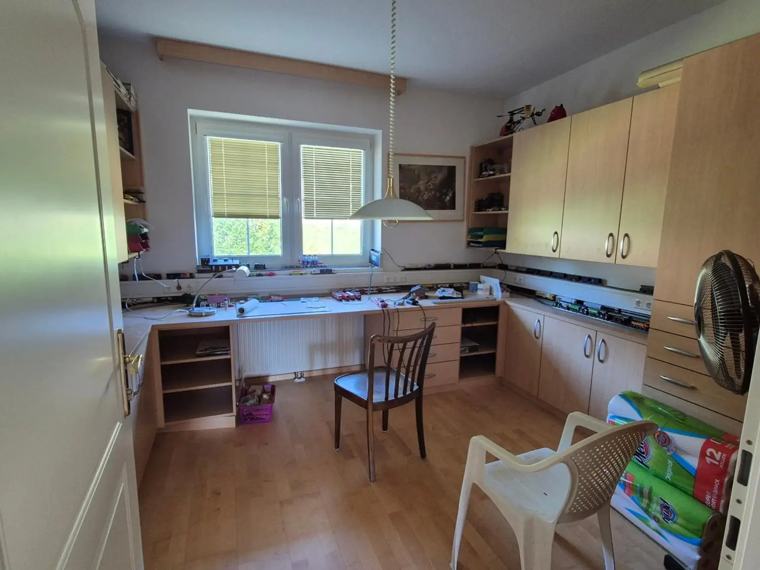 ZWEIFAMILIENHAUS IN ERHÖHTER GRÜNRUHELAGE MIT AUSBLICK