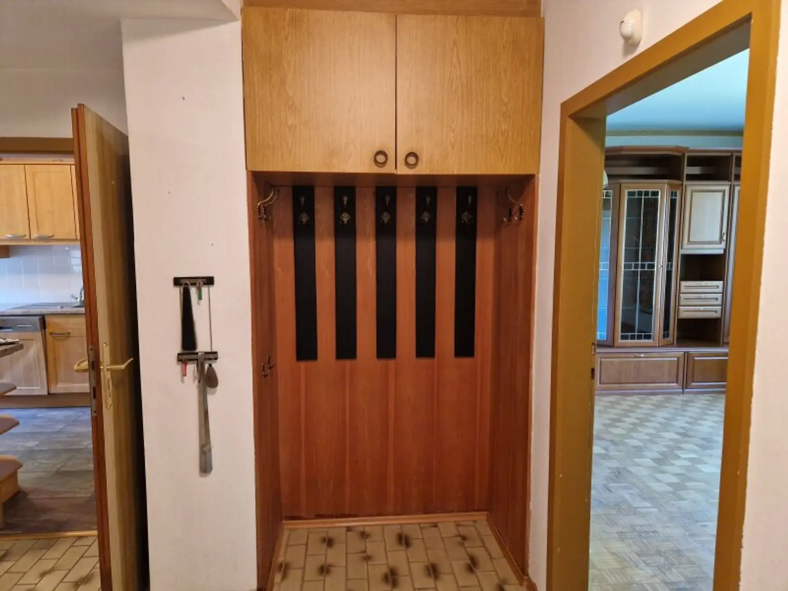 FAMILIENTRAUM! 6 ZIMMER UND EIN GARTEN ZUM HERUMTOBEN!