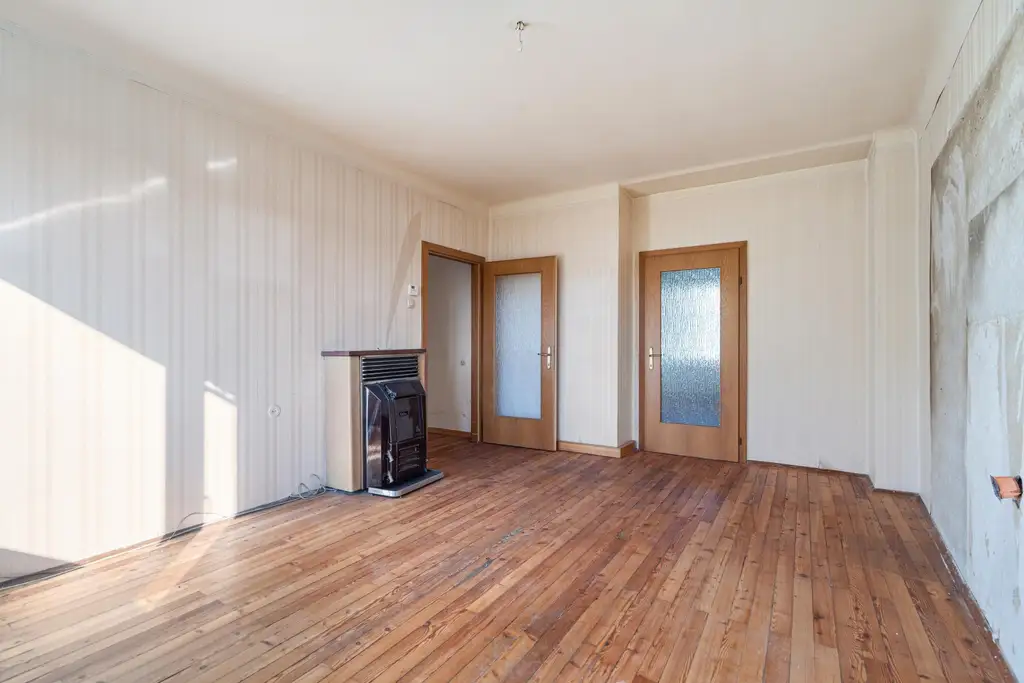 "Zentrale Floridsdorfer Lage – 3-Zimmer-Sanierungsobjekt mit Aufzug"