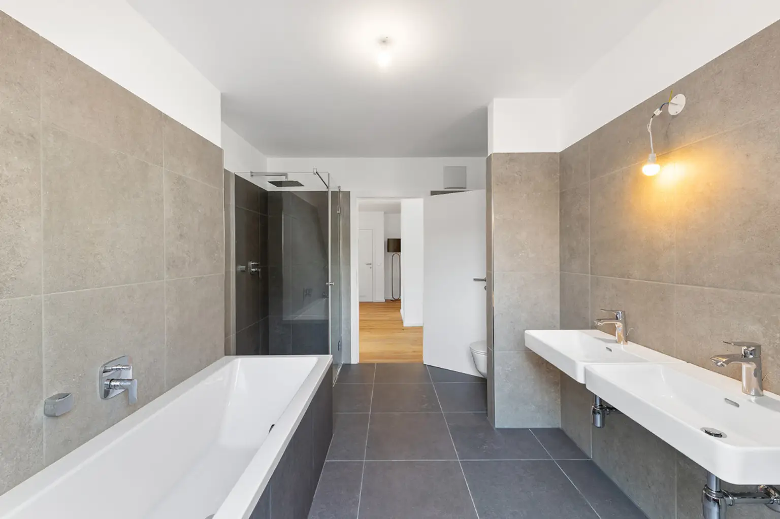 DG-Wohnung mit atemberaubender Dachterrasse in absoluter Grünruhelage