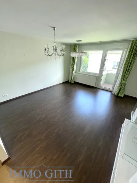 LICHTDURCHFLUTETE CA. 80 m² GROSSE 3-ZIMMER-WOHNUNG MIT BALKON IN GRÜNRUHELAGE VON POTTENSTEIN ZU KAUFEN!