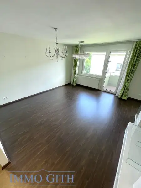 LICHTDURCHFLUTETE CA. 80 m² GROSSE 3-ZIMMER-WOHNUNG MIT BALKON IN GRÜNRUHELAGE VON POTTENSTEIN ZU KAUFEN!