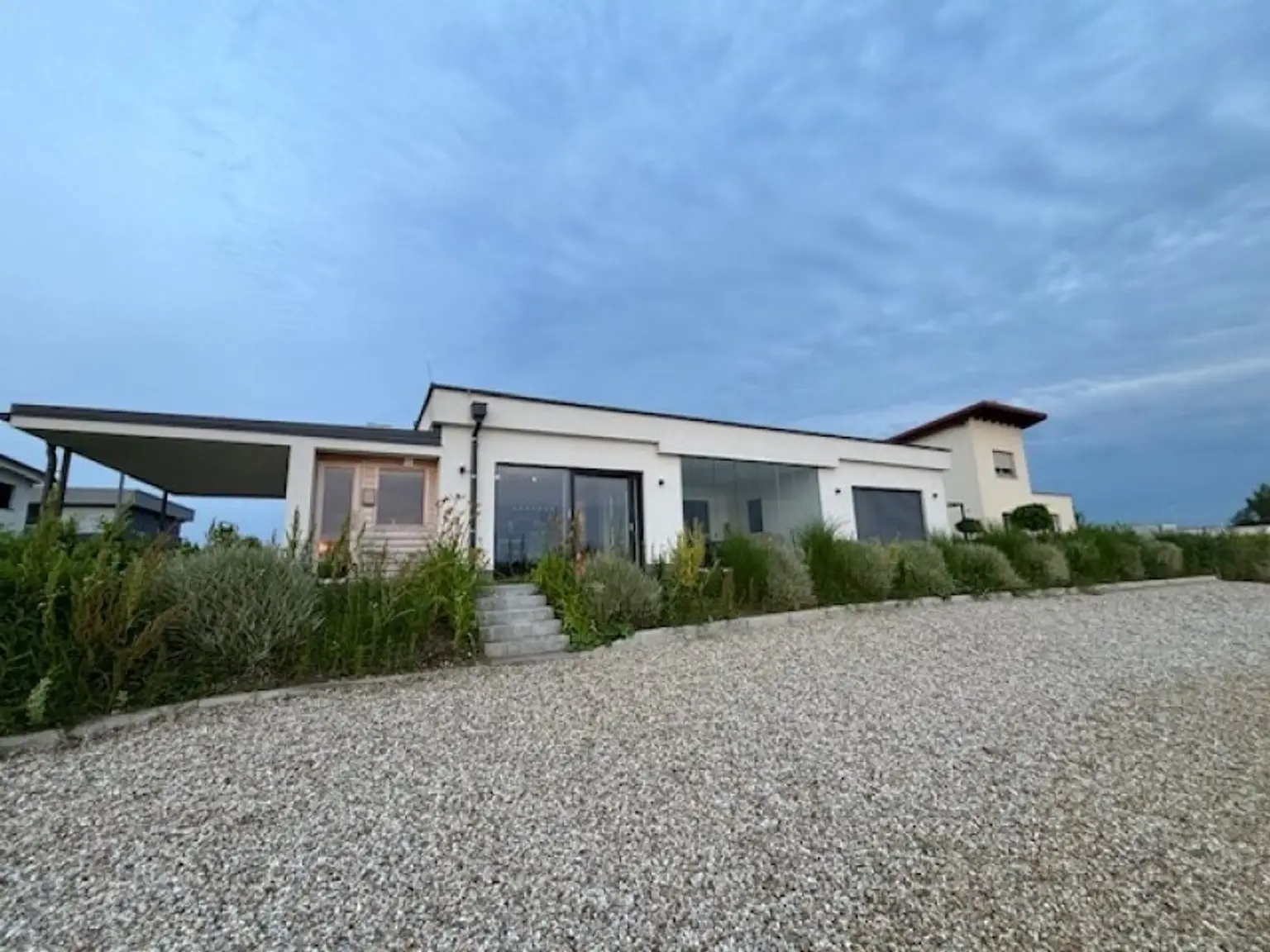 Parndorf - Traumhafter Bungalow mit direktem Seezugang