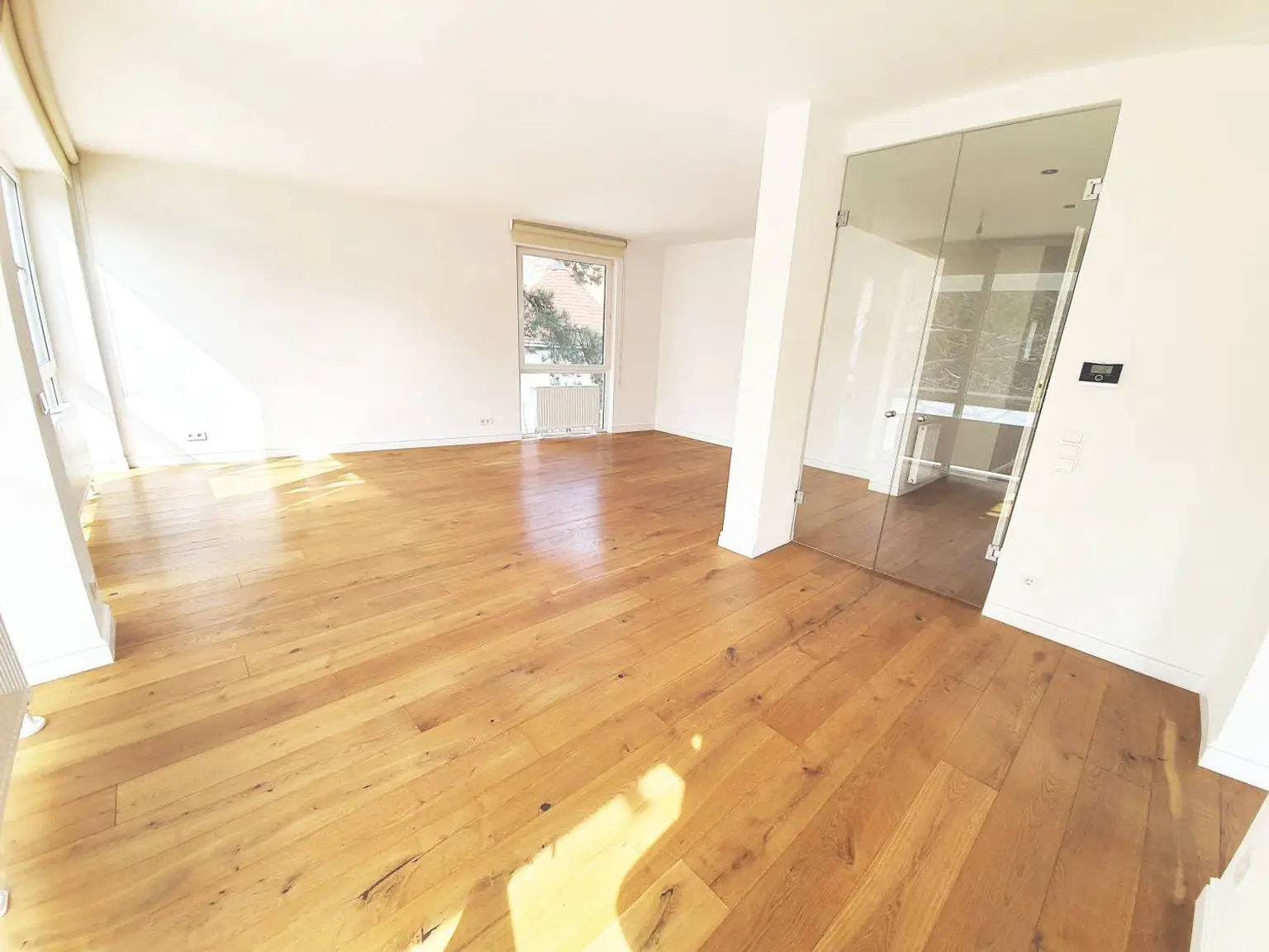 Moderne 3-Zimmer-Wohnung mit 2 Balkonen und hochwertiger Ausstattung in Glanzing