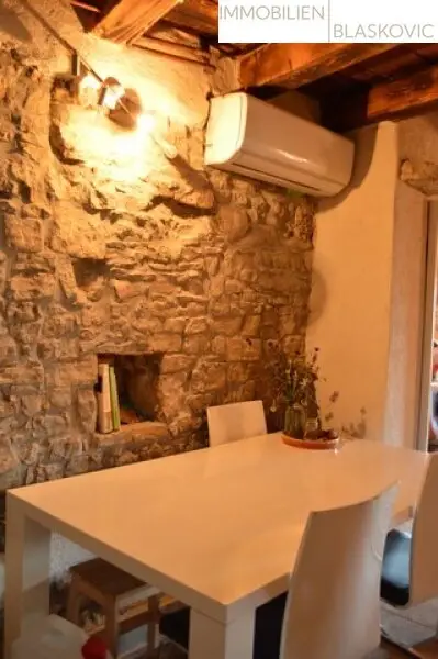 Typisch istrisches Steinhaus in der mittelalterlichen Stadt Motovun