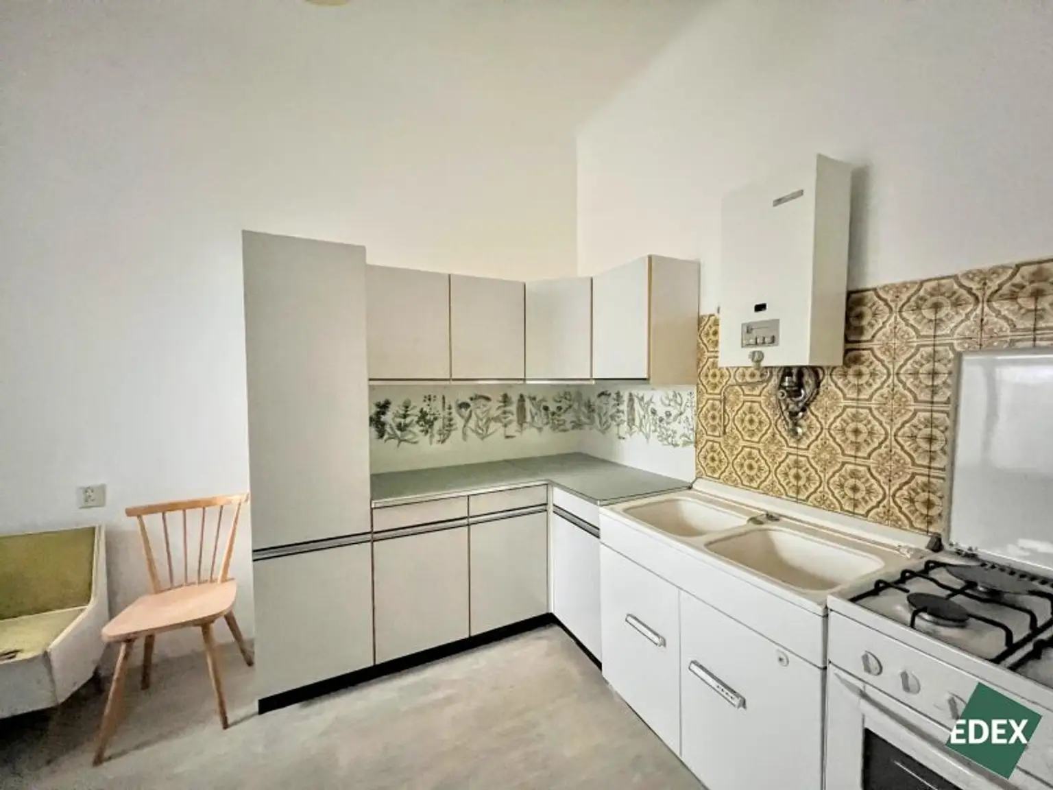 Altbauwohnung zum Sanieren – 48 m² mit Balkon im 3. Liftstock