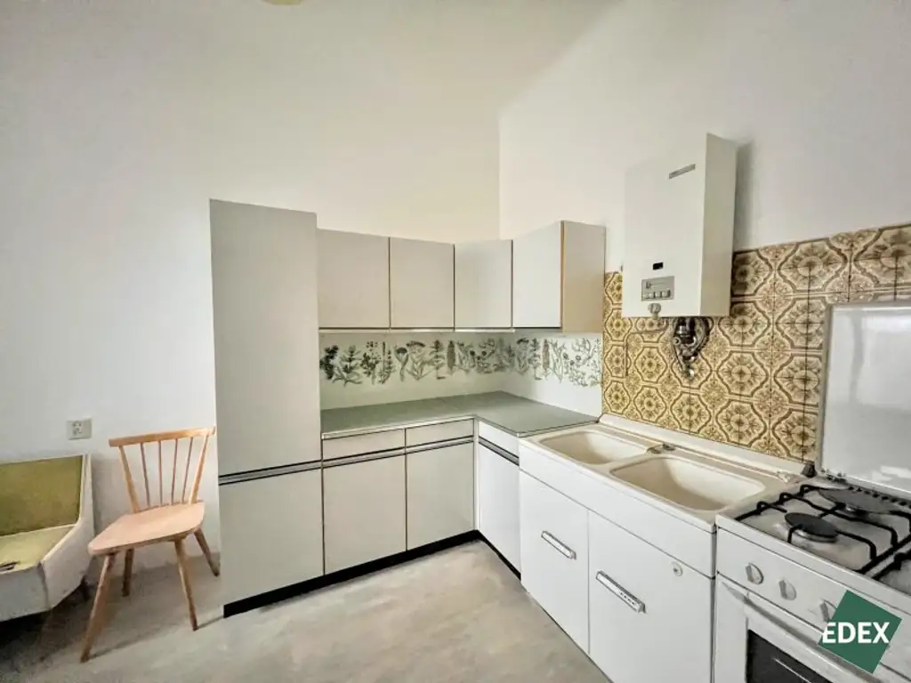 Altbauwohnung zum Sanieren – 48 m² mit Balkon im 3. Liftstock