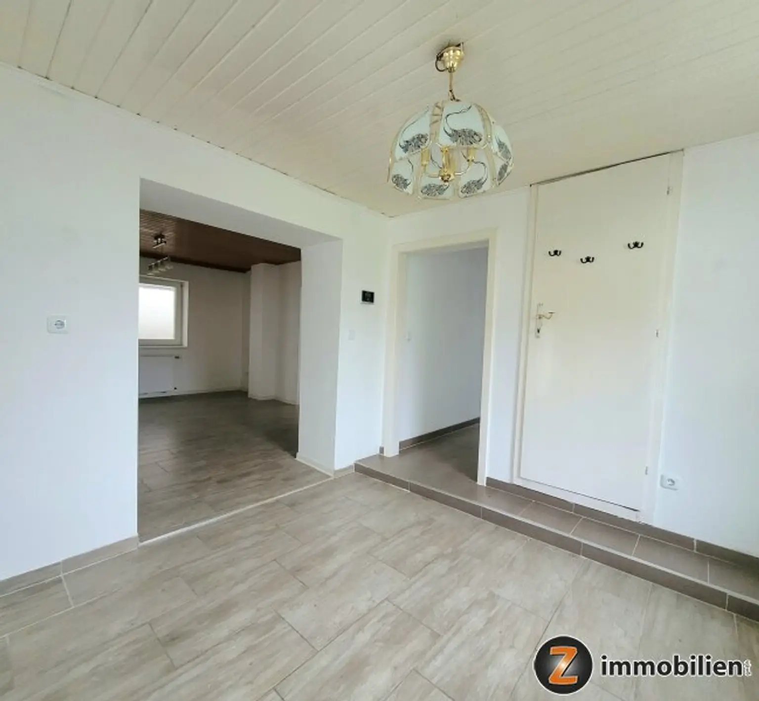 Geräumiges Landhaus mit uneinsehbarem Grundstück