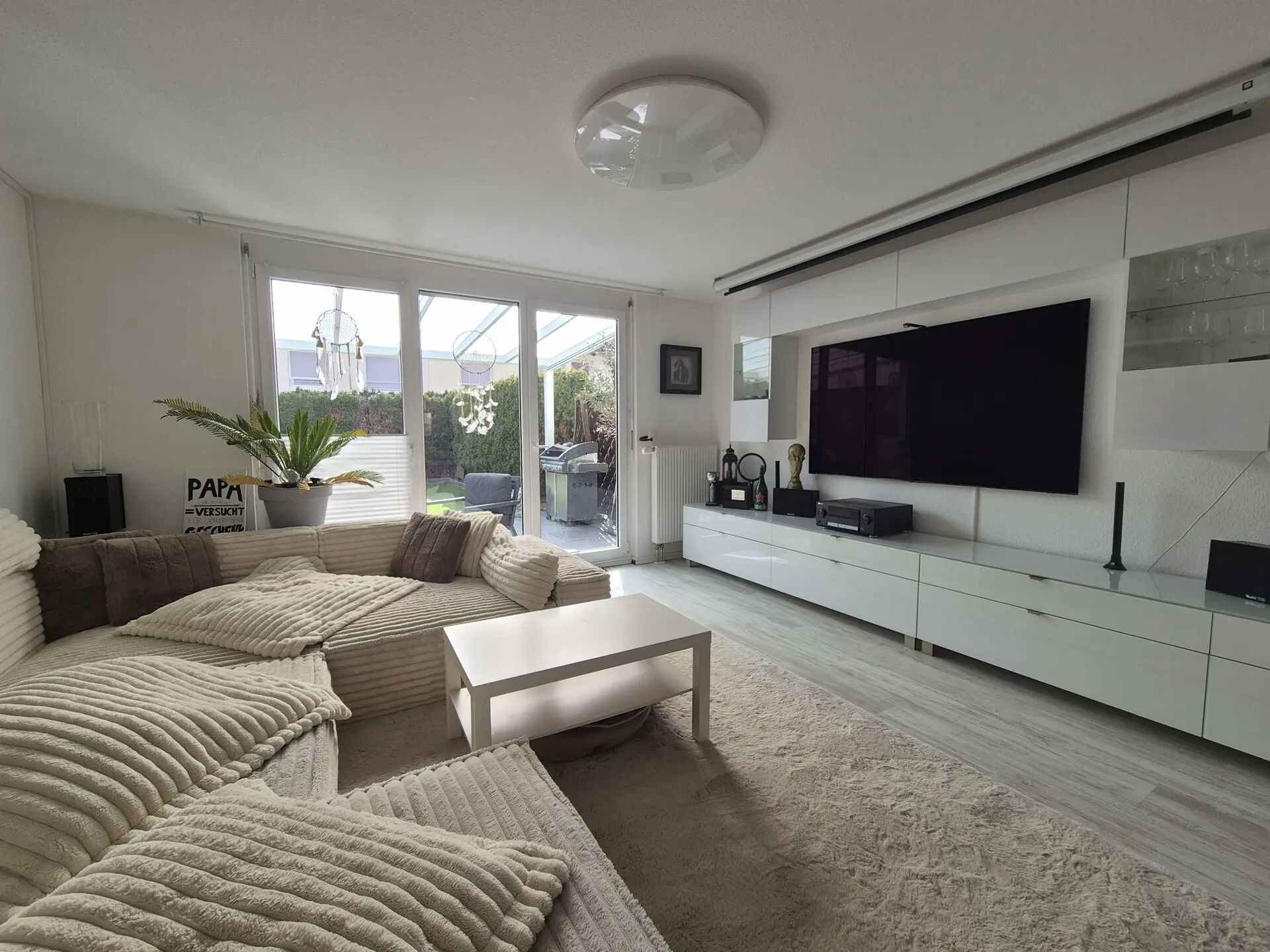 Wohnzimmer Ansicht 1