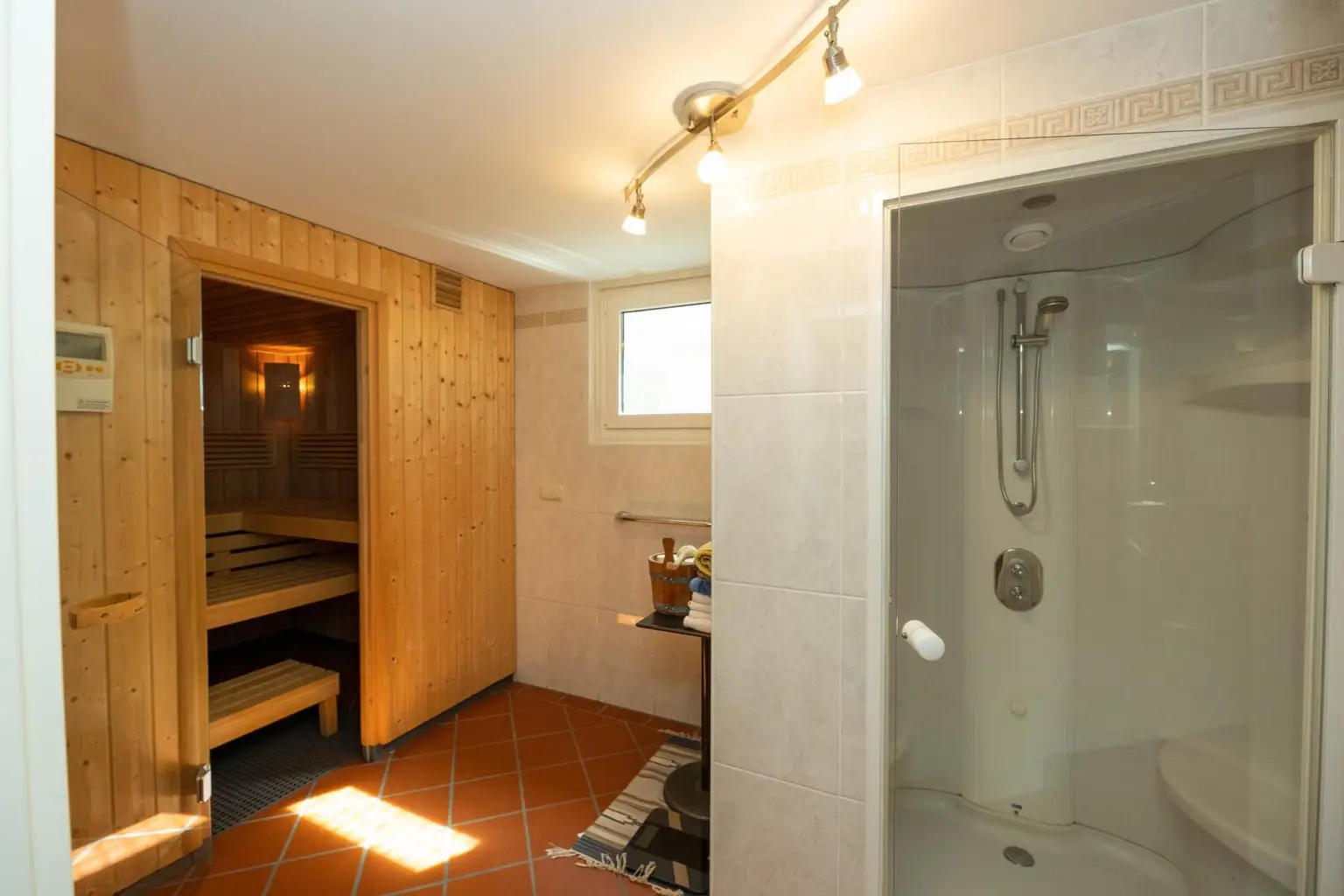Einfamilienhaus mit Wintergarten, Sauna, Weinkeller & Weitblick in Ratsch an der Weinstraße