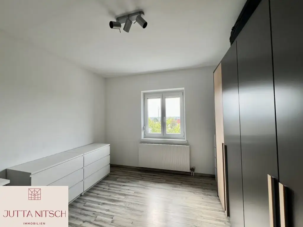 Schöne 3-Zimmerwohnung mit Balkon und Garagenplatz - über den Dächern von Gumpoldskirchen