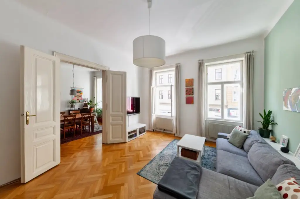 Großzügige Altbauwohnung im Herzen des Stuwerviertels