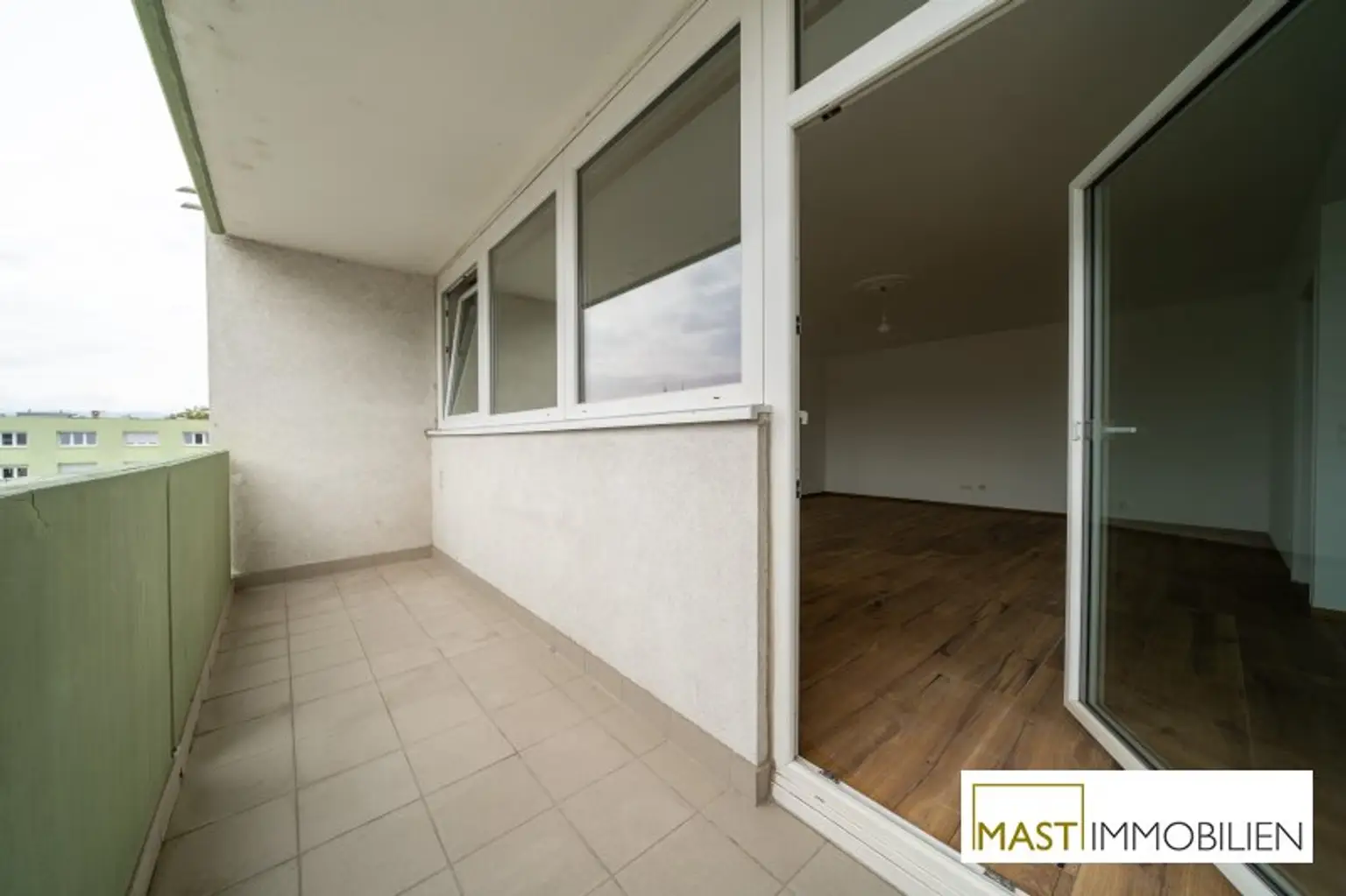 Zur Gänze sanierte 3 Zimmer-Wohnung mit großzügiger Loggia & Fernblick – Spitalgasse 1, Wiener Neustadt