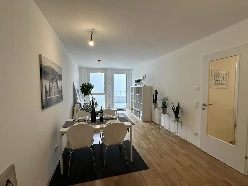 ZU HAUSE DIREKT AN DER U3