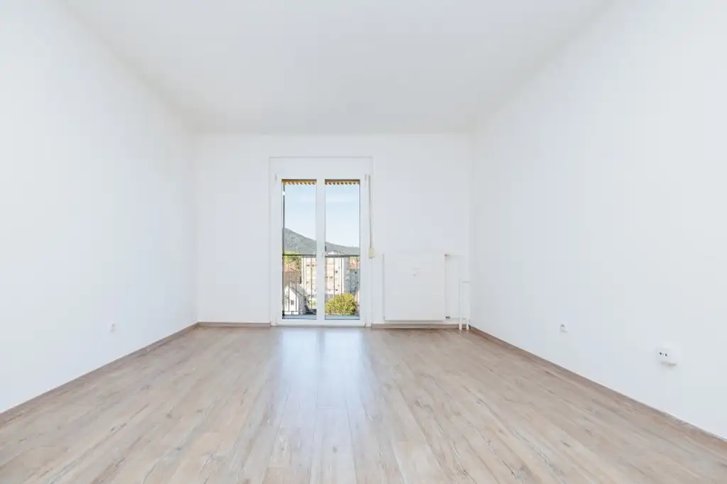 TOP DEAL I WESTBALKON I BADEWANNE I MODERNISIERT I SMARTE RAUMAUFTEILUNG I HAUSTIERE ERLAUBT I RUHIGE LAGE I 6. STOCK MIT LIFT I PROJEKT WOHNEN