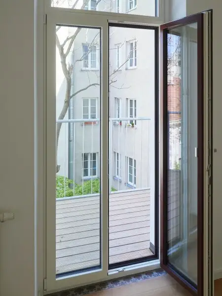 Exklusive Altbau-Residenz mit modernster Technik – hofseitige 2-Zimmerwohnung mit Balkon beim Naschmarkt