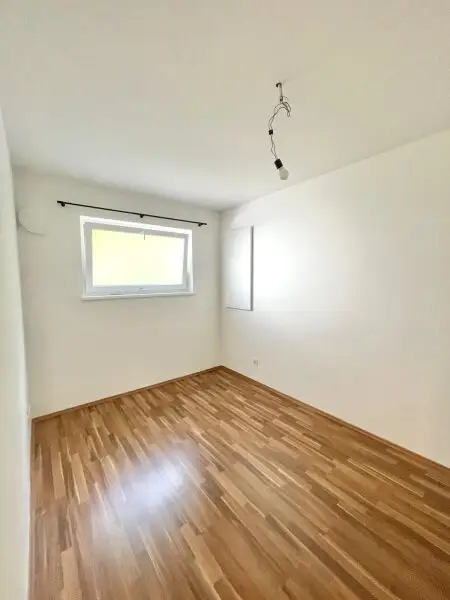 Charmante 2-Zimmer-Wohnung mit Terrasse und Garten, sowie zwei Aussenstellplätze