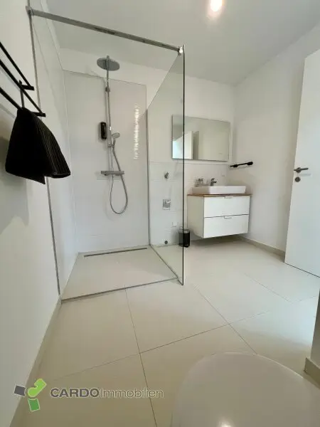 3 Zimmer Maissonettewohnung mit Garagenplatz, möbliert
