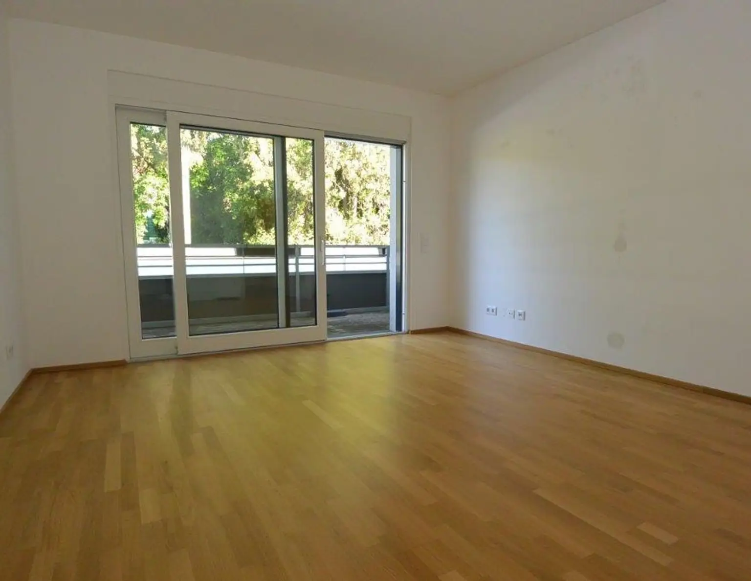 2 Zimmerwohnung inkl. großen Balkon mit Ausblick in die Weingärten von Gumpoldskirchen!