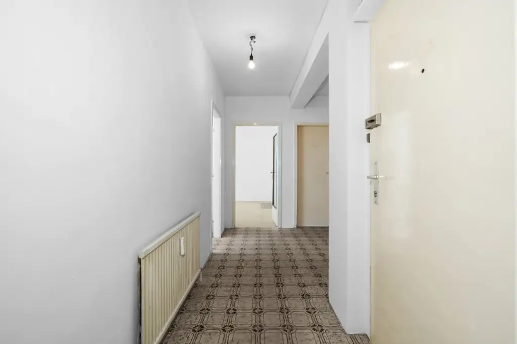 Geräumige 3-Zimmer-Wohnung in 1150 Wien/sanierungsbedürftig /WG möglich