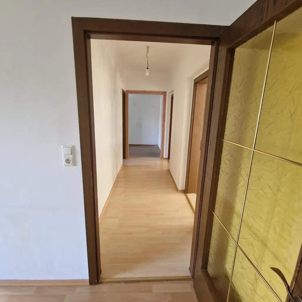 4-Zimmer-Wohnung im 1. Stock! Gartenmitbenützung! 1 Monat mietzinsfrei!