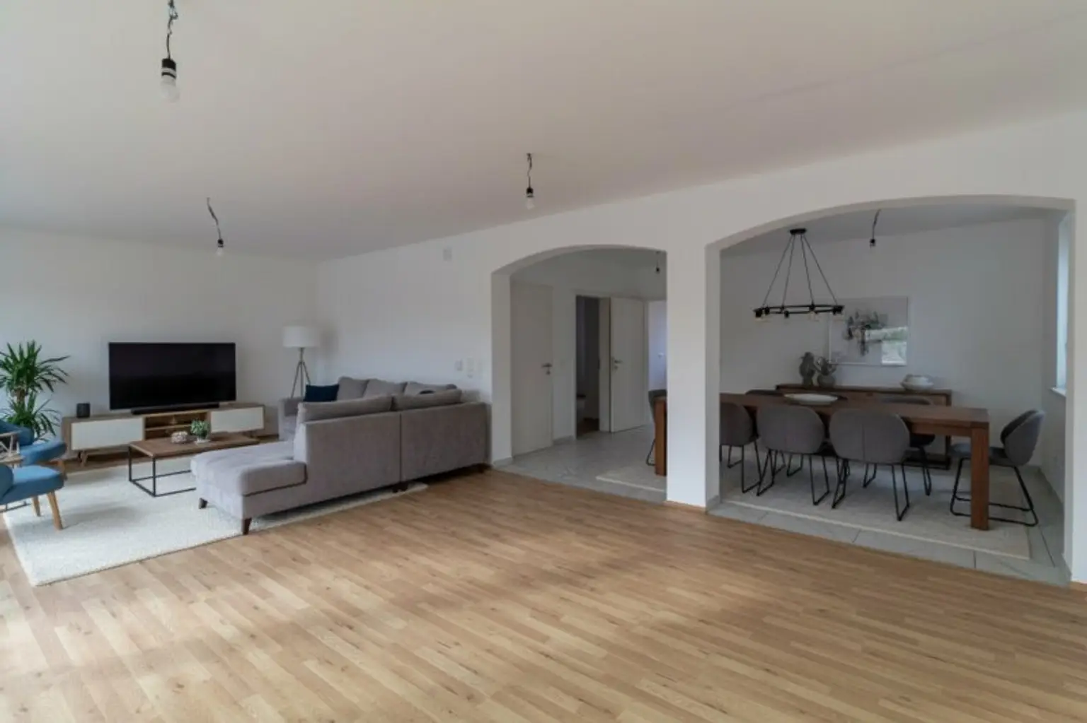 EINFAMILIENHAUS in WIEN- und SCHNELLBAHNNÄHE -> "SCHLÜSSELFERTIG"!!!