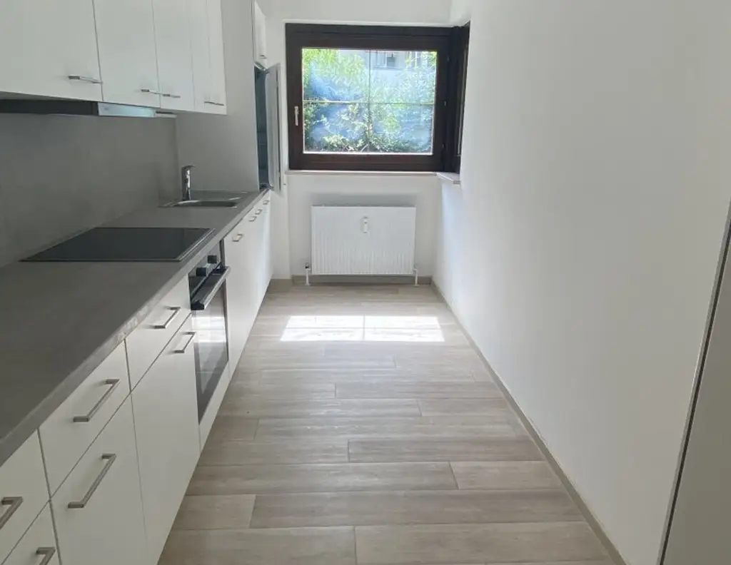 Traumhafte 4-Zimmer-Wohnung in Innsbruck - mit Garten, Balkon und Terrasse sowie Autoabstellplatz