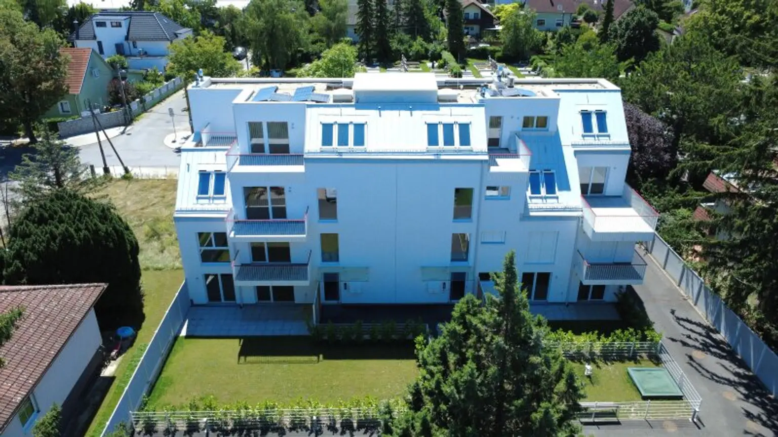 RUHELAGE TRIFFT WOHNGENUSS – Anlegerhit mir hochwertiger Ausstattung & Süd/West Balkon – Wohnen im Grünen