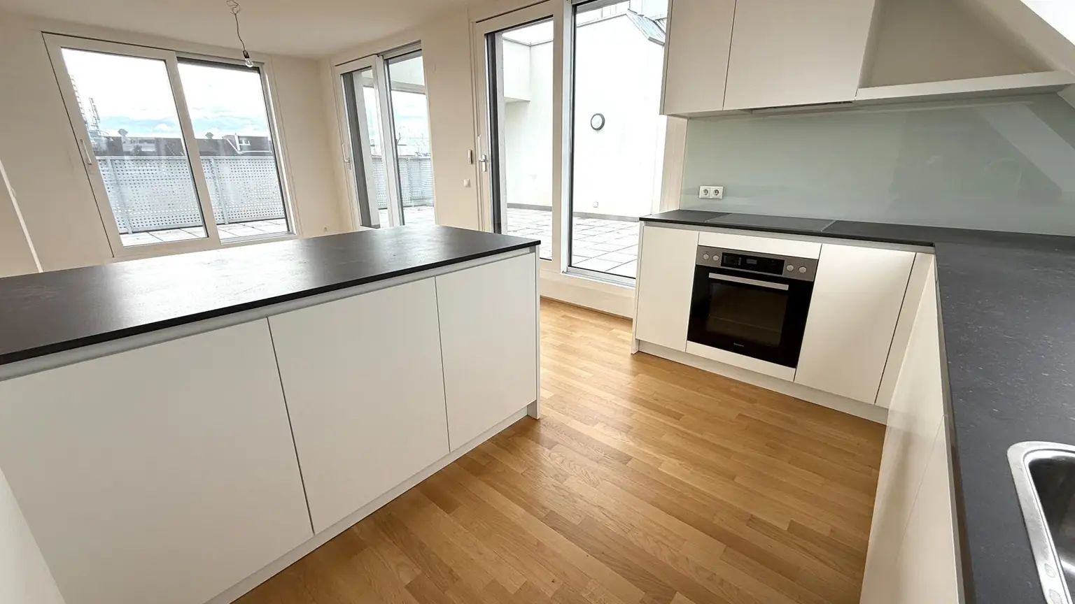 HIGH-LEVEL-PENTHOUSE mit POOL am Dach und DIREKTLIFT!!! 140m² TERRASSENFLÄCHE!!!