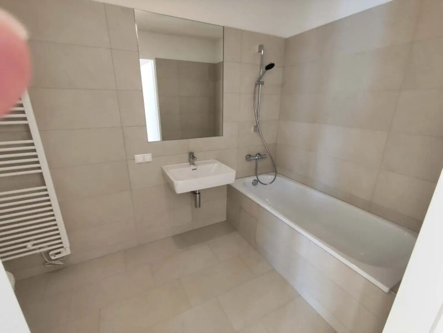 TOP NEUBAU 3-Zimmer-ERSTBEZUG mit Terrasse im 4. OG in 1210 Wien! Top 1/27