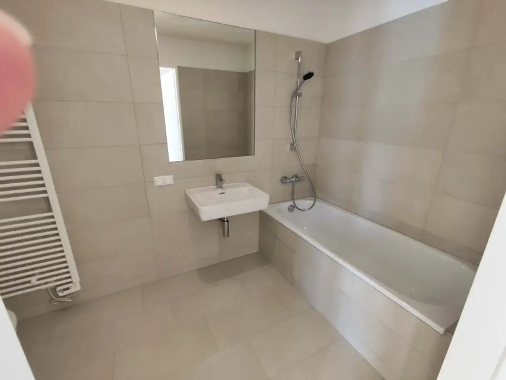 TOP NEUBAU 3-Zimmer-ERSTBEZUG mit Terrasse im 4. OG in 1210 Wien! Top 1/27