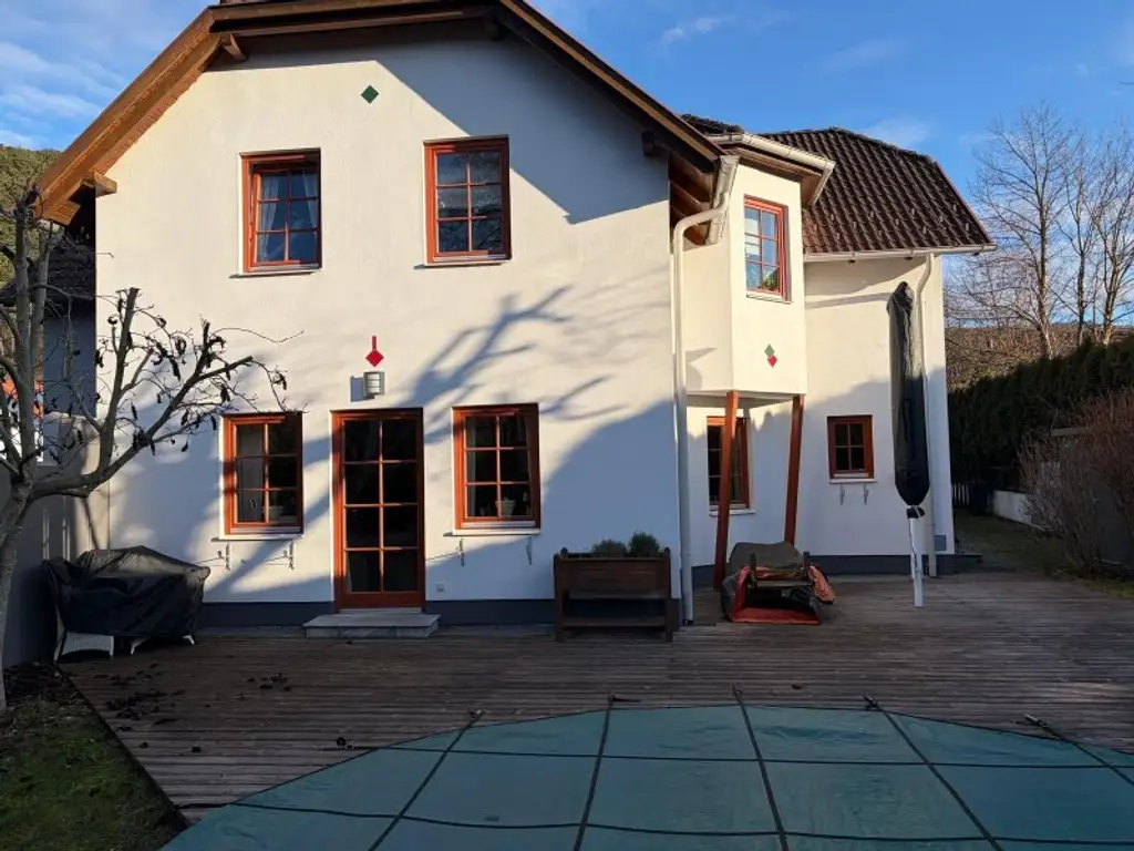 (!) Familienhit mit Charme - gut geschnittene Doppelhaushälfte mit Garten & Pool in Gaaden (!)