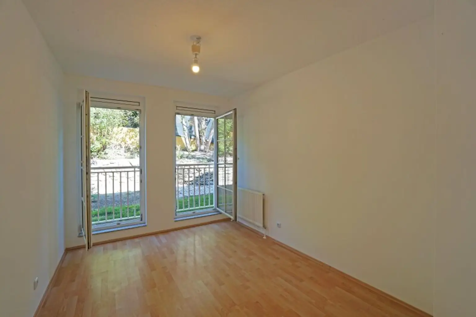 Barrierefreie 4-Zimmer-Gartenwohnung Nähe Auhofcenter und S-Bahn