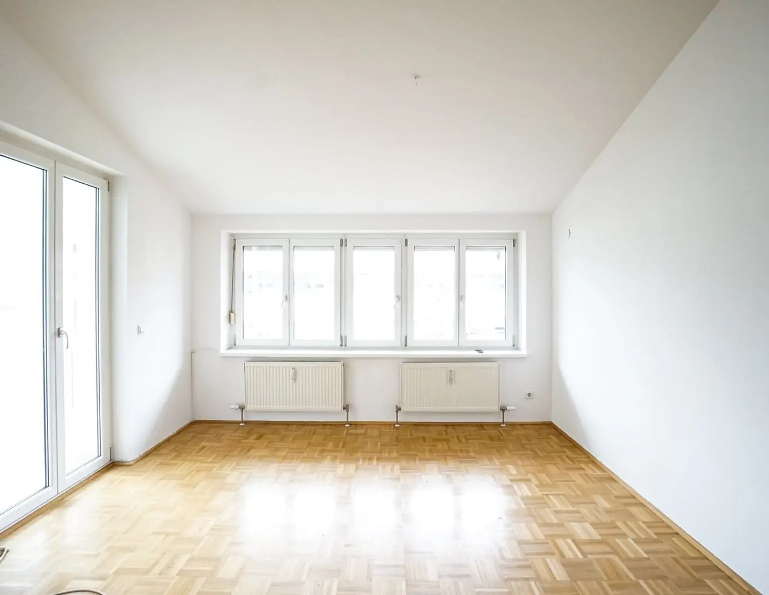 3-ZIMMER-DACHGESCHOSSWOHNUNG MIT GEMÜTLICHER LOGGIA IN GRÜNLAGE IN FREISTADT!