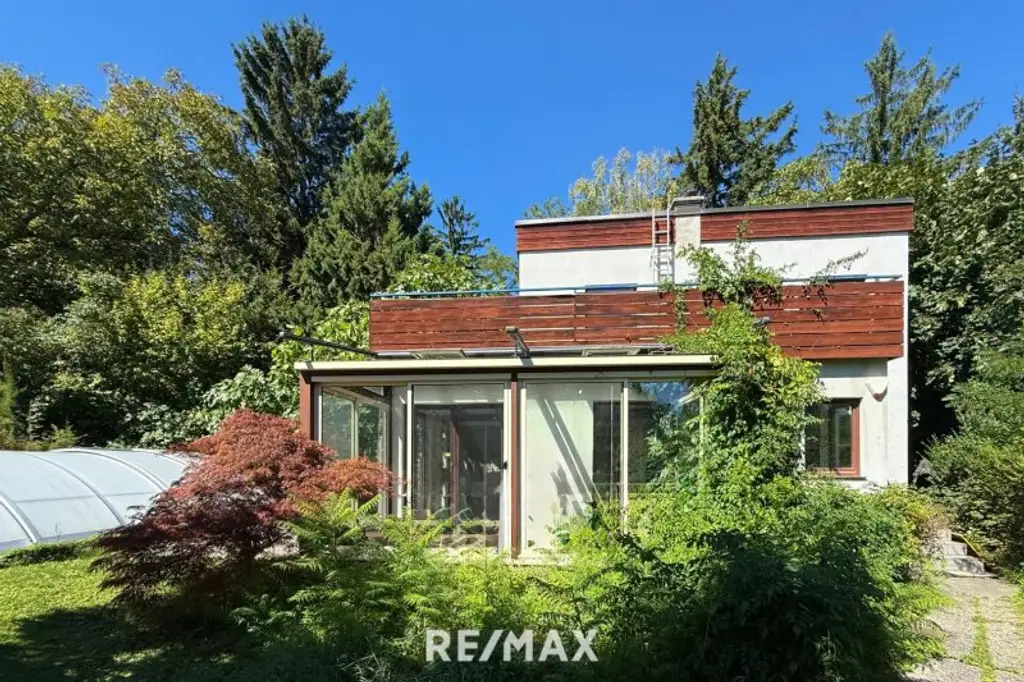 In MAUER uneinsichtiges und traumhaftes Gartenparadies