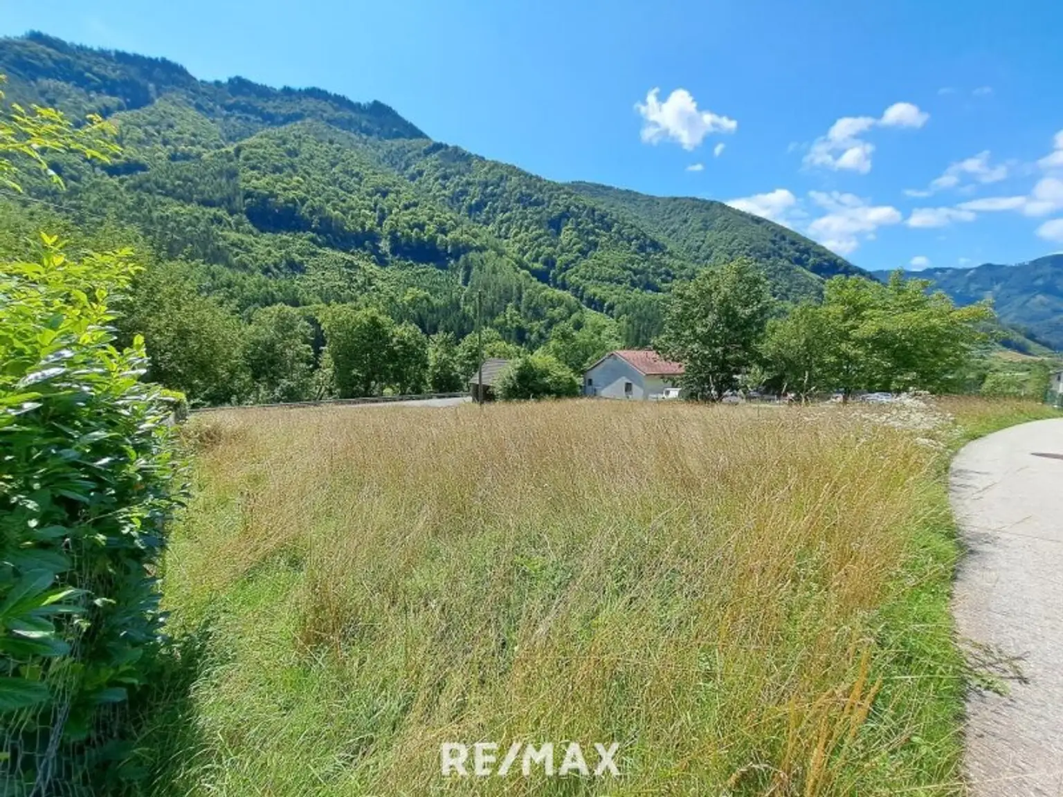 Blick nach Süden - Zufahrtsstraße