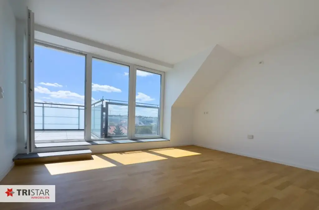 Nähe AKH · Dachgeschosswohnung · zwei Etagen · drei Außenflächen · Küchenanschlüsse auf beiden Ebenen · verführerischer Preis!!