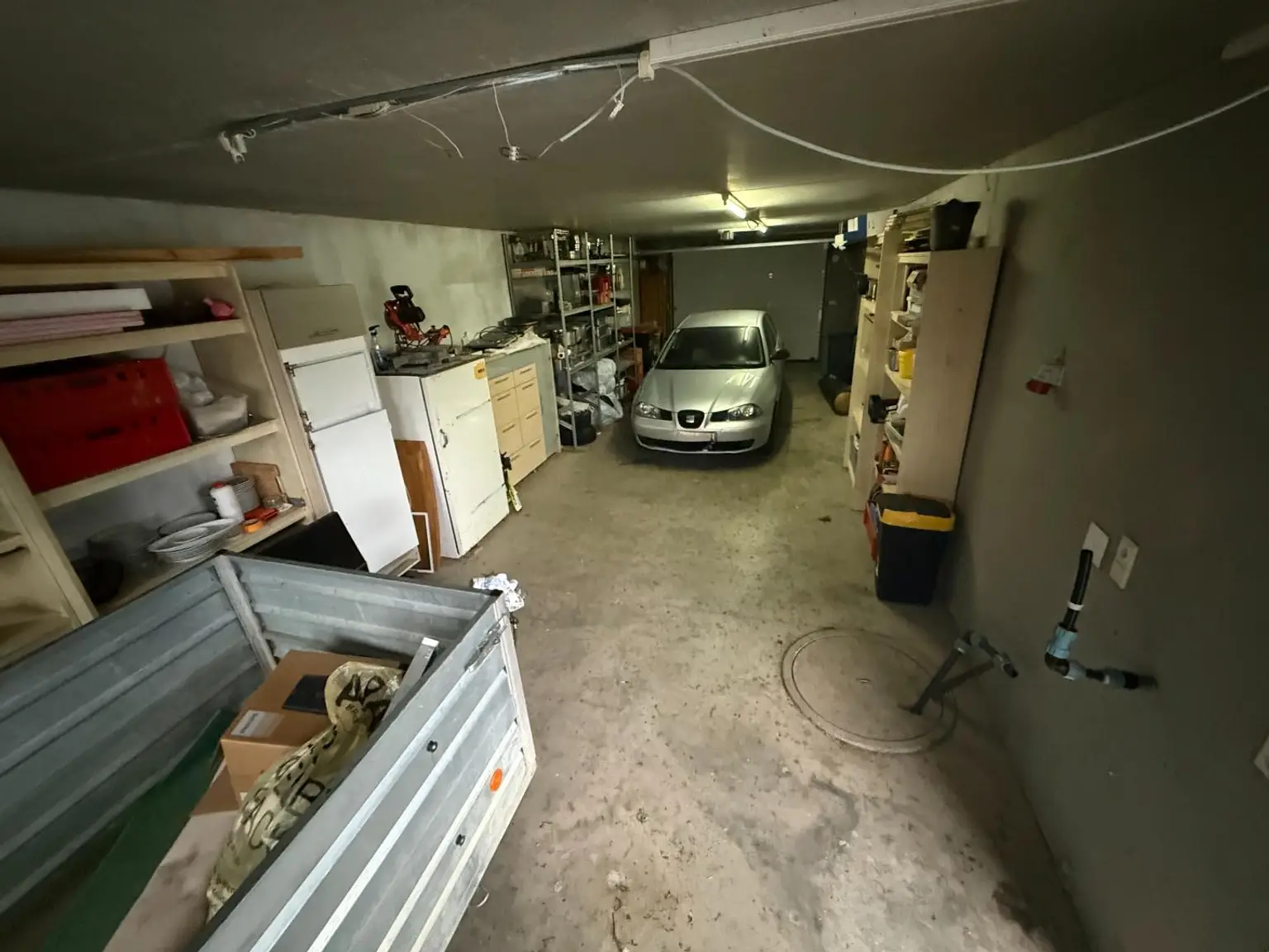 Garage mit Lager