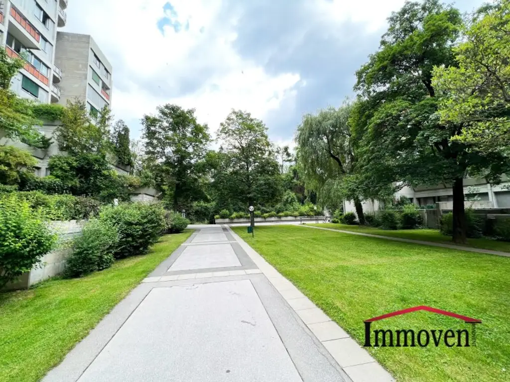 International bekannte Ikone der Wohnbauarchitektur - Wohnen in der Grazer-St. Peter Terrassenhaussiedlung! 4-Zimmerwohnung mit Garage!