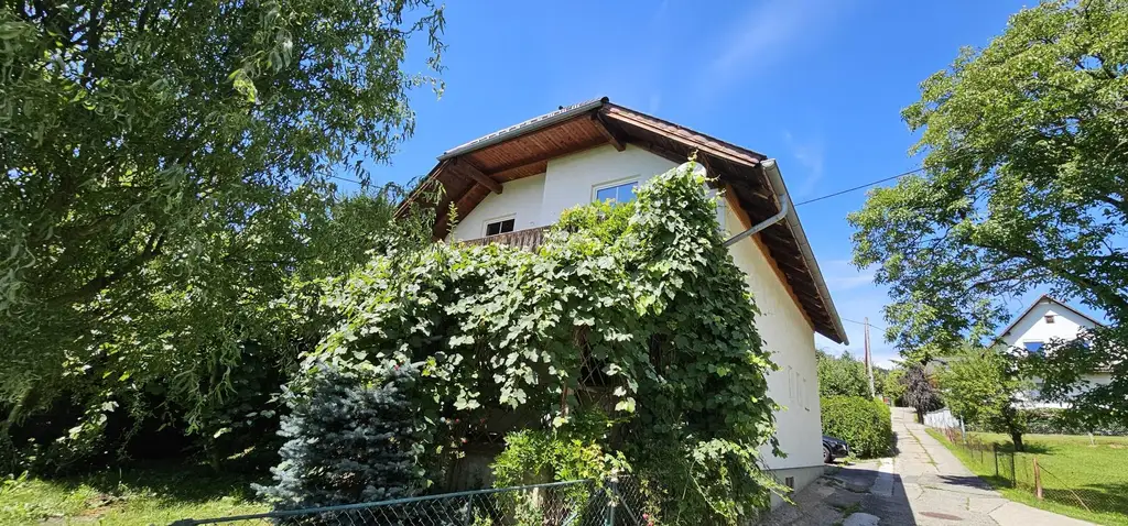 Wohnhaus in ruhiger Lage mit 2 Wohneinheiten