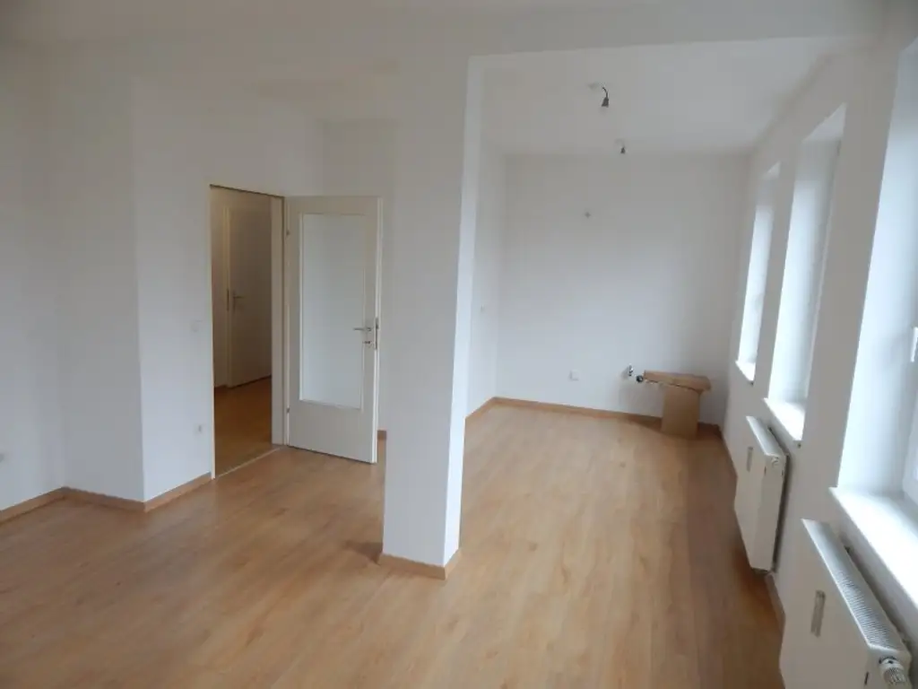 "PROVISIONSFREI" Helle und ruhige Garten-/Terrassenwohnung mit Tiefgaragenplatz