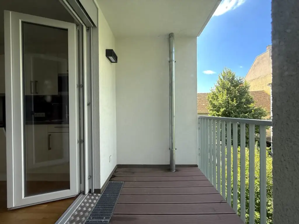Gut geschnittene 2-Zimmer Wohnung in ruhiger Seitenstraße nahe U4 Hietzing